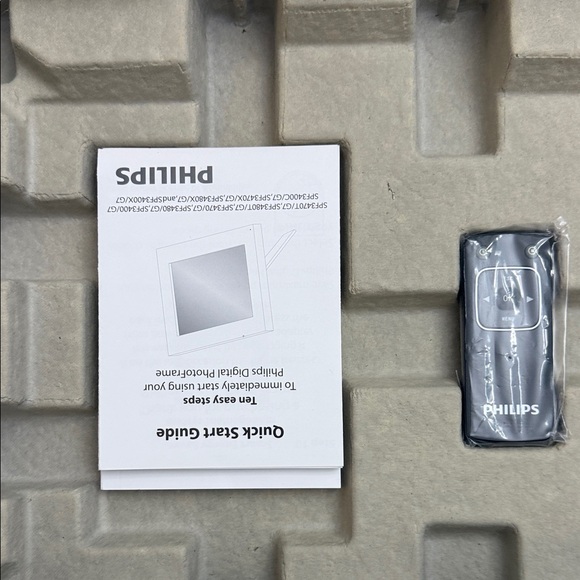 Philips Digital Photo Frame - Dark Brown 10.4” - Picture 9 of 16